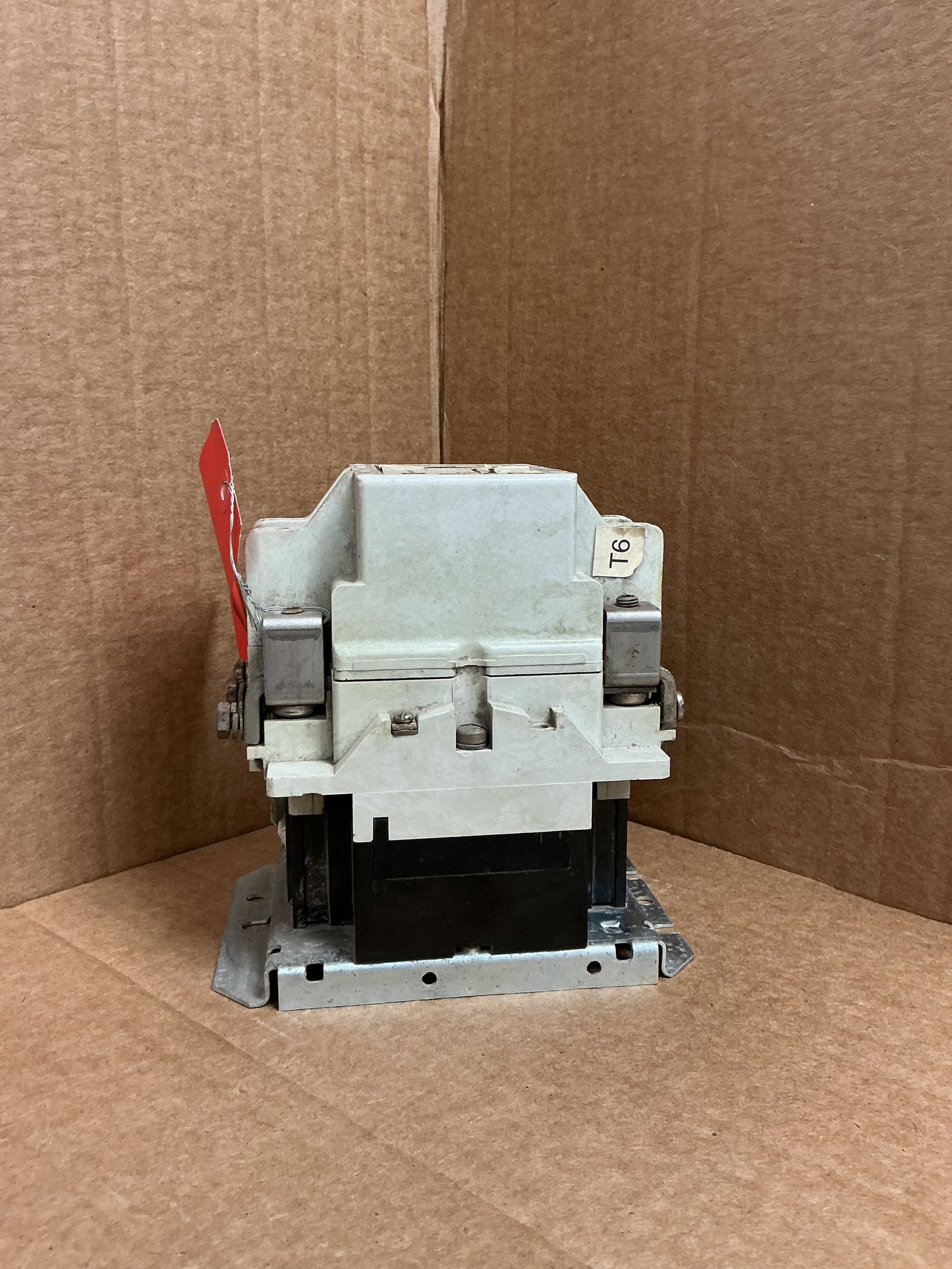 39179262 Contactor