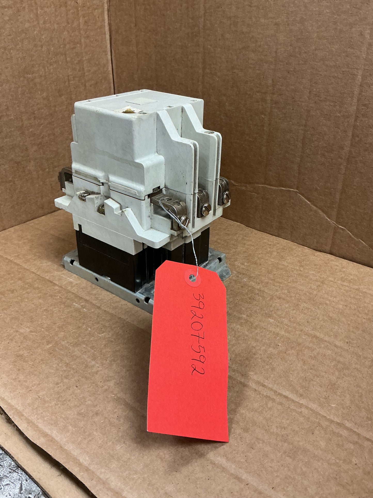 39207592 Contactor